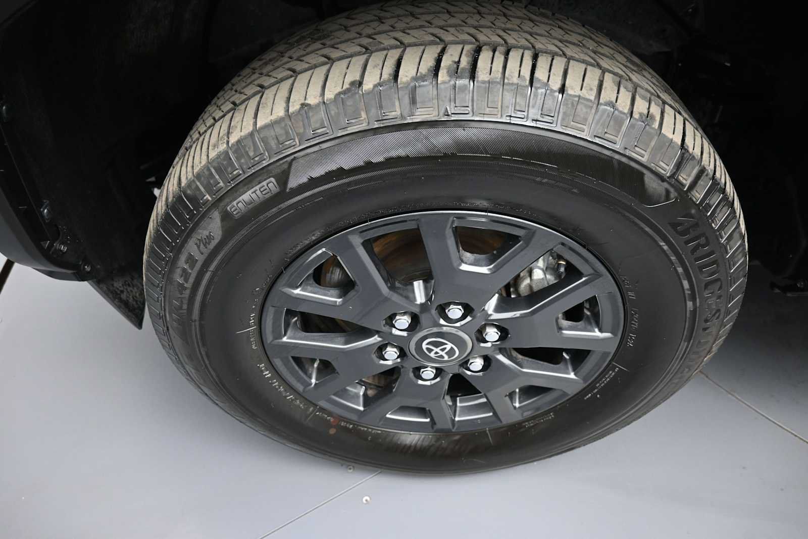 Used 2025 Toyota 4Runner SR5 AWD/4WD image 14
