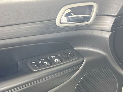 Used 2022 Jeep Grand Cherokee Laredo X image 18