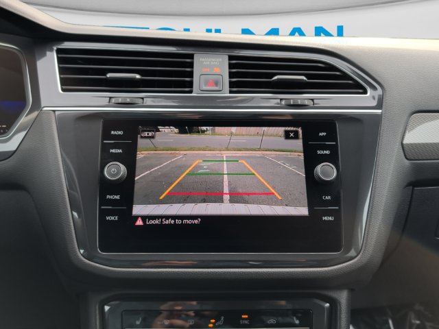 Certified 2023 Volkswagen Tiguan SE FWD image 16