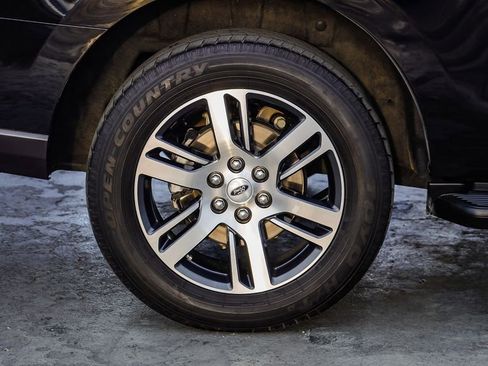 Used 2024 Ford Expedition Limited image 12