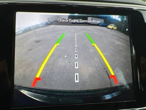 Used 2021 Jeep Grand Cherokee Laredo X AWD/4WD image 18