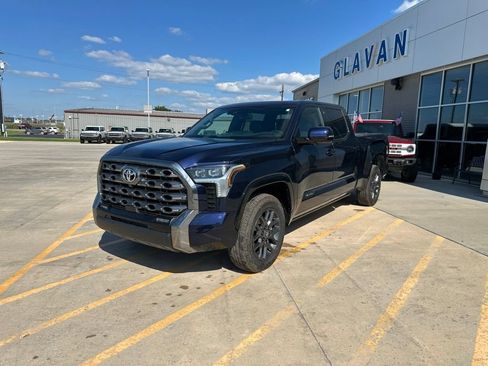 Used 2025 Toyota Tundra Platinum AWD/4WD image 3