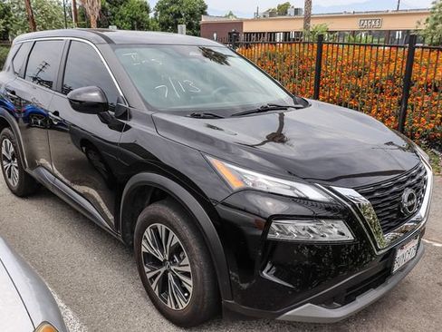 Used 2023 Nissan Rogue SV FWD image 2