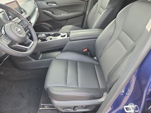 Used 2023 Nissan Rogue SV w/ SV Premium B Package AWD/4WD image 5