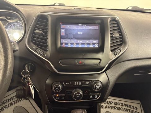 Used 2020 Jeep Cherokee Latitude FWD image 23