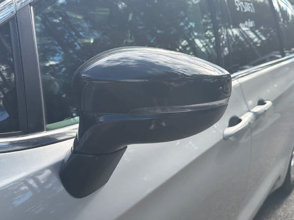 Used 2024 Chrysler Pacifica Touring-L FWD image 6