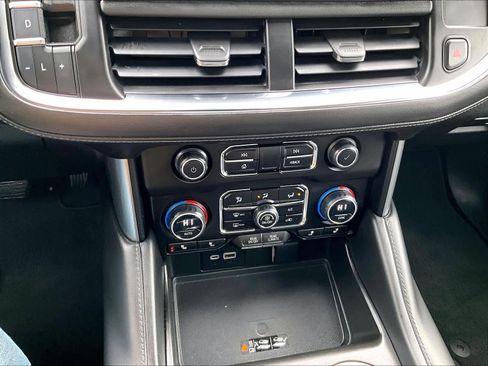 Used 2023 Chevrolet Suburban LT image 28