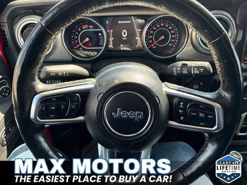 Used 2020 Jeep Wrangler Unlimited Sahara w/ Dual Top Group AWD/4WD image 24