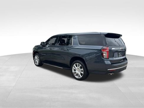 Used 2021 Chevrolet Suburban High Country RWD image 3