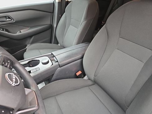 Used 2025 Nissan Rogue S AWD/4WD image 12