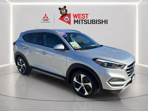 Used 2017 Hyundai Tucson Sport image 5