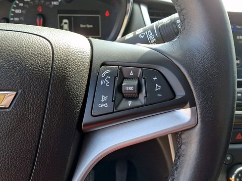 Used 2022 Chevrolet Trax LT w/ Sport Edition image 23