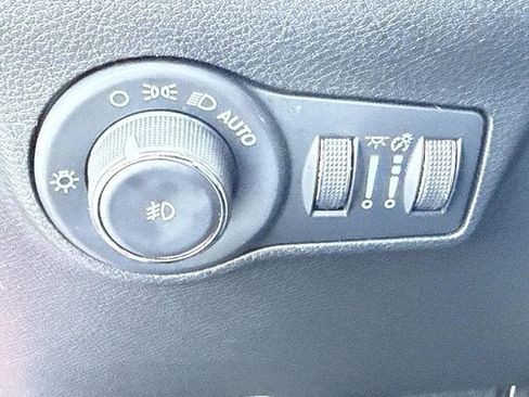 Used 2023 Jeep Compass Limited AWD/4WD image 12
