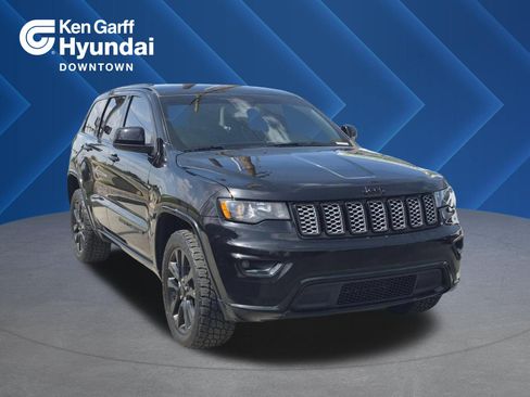 Used 2019 Jeep Grand Cherokee Altitude AWD/4WD image 1