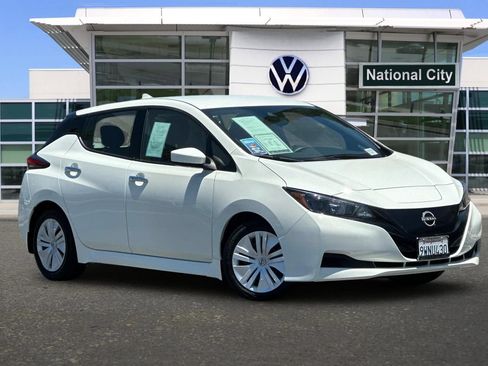 Used 2024 Nissan Leaf S FWD image 2