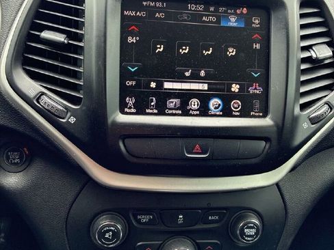 Used 2014 Jeep Cherokee Trailhawk w/ Comfort/Convenience Group image 7