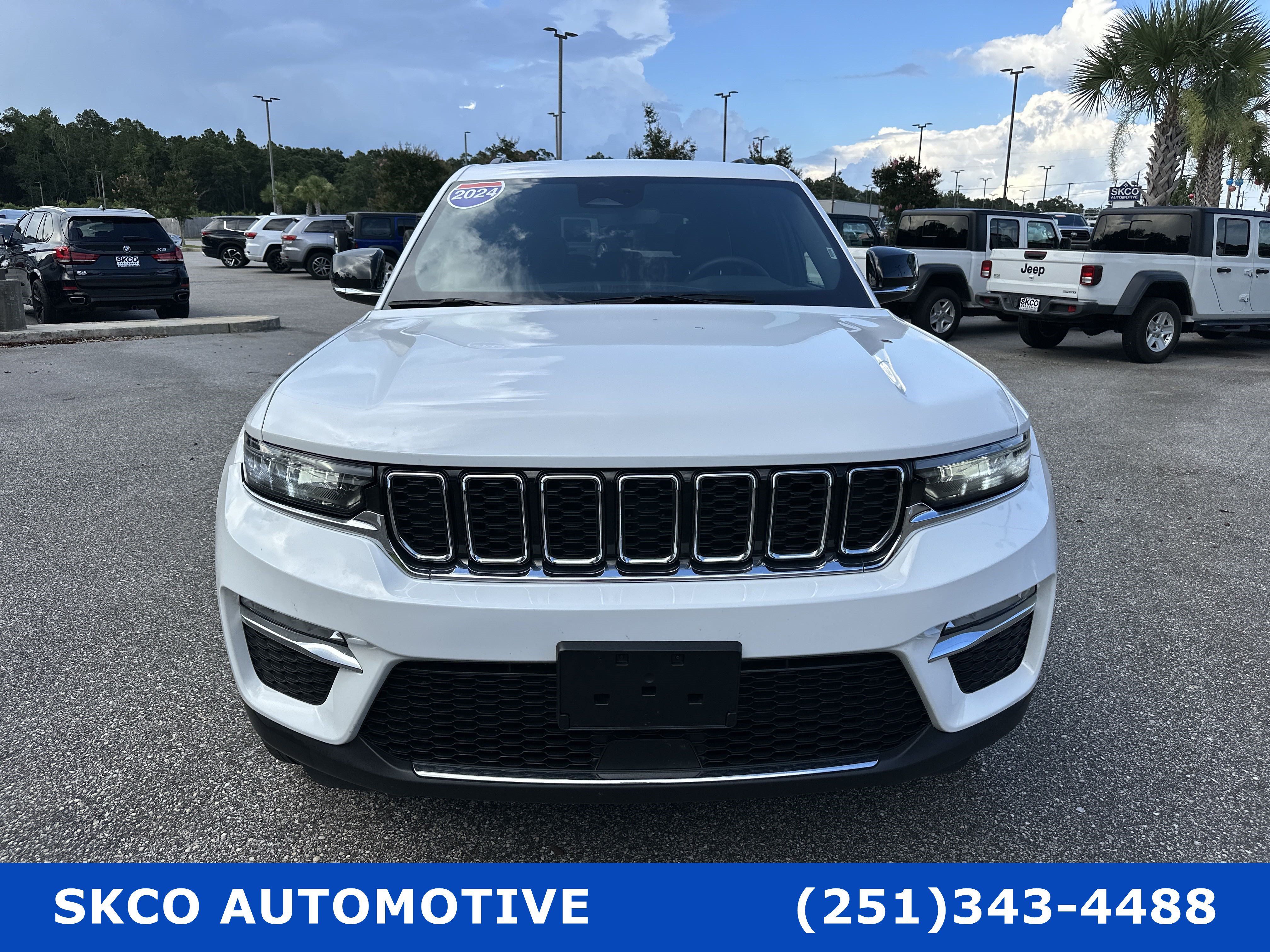Used 2024 Jeep Grand Cherokee Limited AWD/4WD image 8