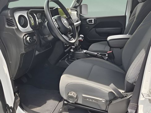 Certified 2025 Jeep Wrangler Unlimited Sport AWD/4WD image 24