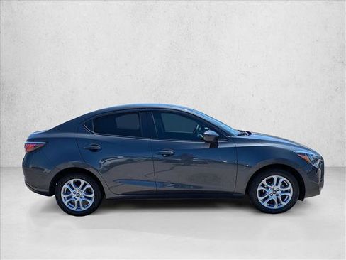 Used 2018 Toyota Yaris iA FWD image 4