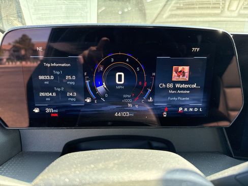 Used 2025 Chevrolet Traverse LT image 23