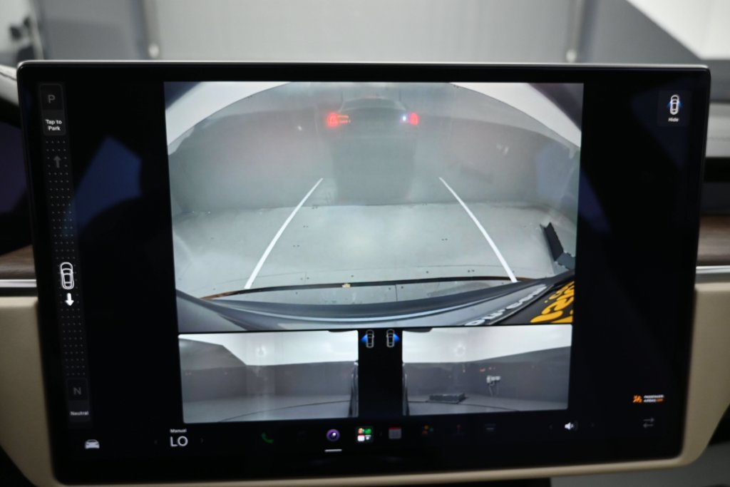 Used 2022 Tesla Model S AWD/4WD image 9