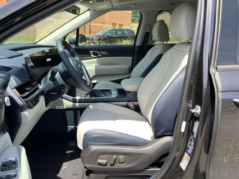 New 2026 Kia Carnival SX w/ SX Dark Edition Package FWD image 18