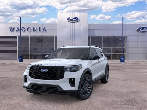 New 2026 Ford Explorer ST-Line w/ ST-Line Street Pack AWD/4WD image 3