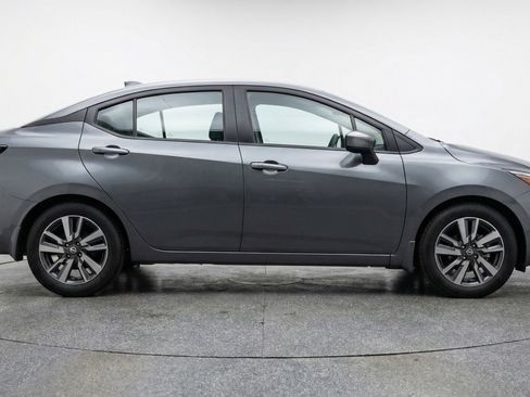 Used 2025 Nissan Versa SV image 11