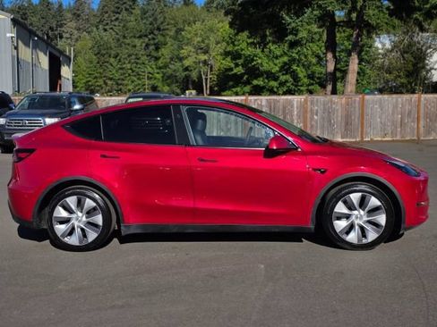 Used 2023 Tesla Model Y Long Range AWD/4WD image 8