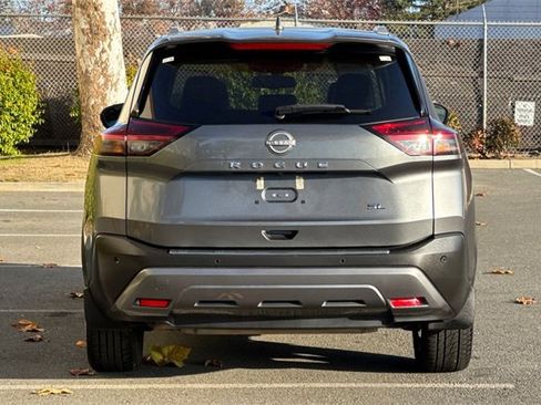 Used 2022 Nissan Rogue SL w/ SL Premium Package image 5