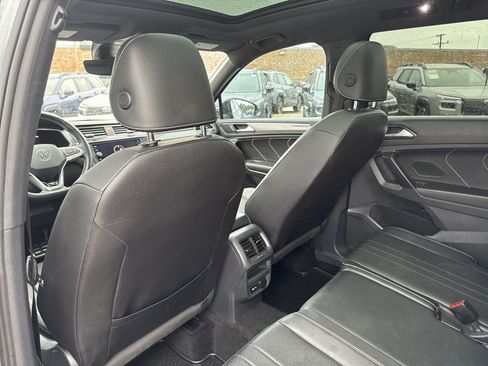 Used 2023 Volkswagen Tiguan SE R-Line FWD image 26
