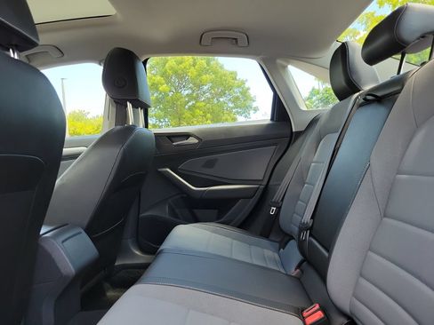 Used 2025 Volkswagen Jetta SE FWD image 15
