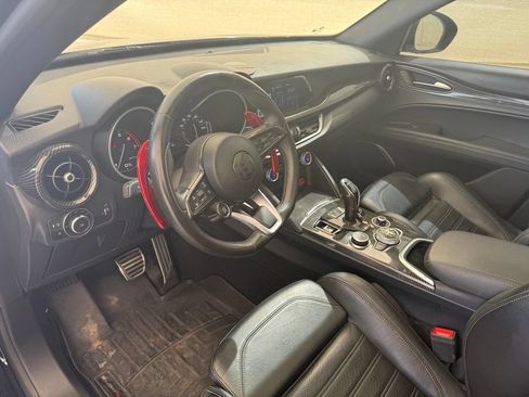 Used 2023 Alfa Romeo Stelvio Veloce AWD/4WD image 15