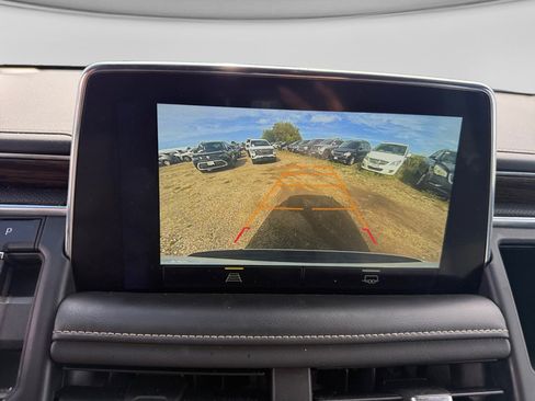 Used 2022 Chevrolet Suburban Premier AWD/4WD image 25