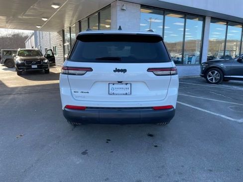 Used 2023 Jeep Grand Cherokee L Altitude image 7