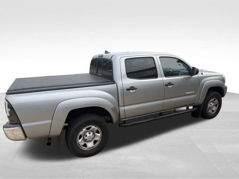 Used 2015 Toyota Tacoma PreRunner w/ SR5 Package RWD image 12
