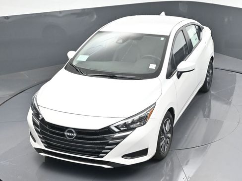 New 2025 Nissan Versa SV w/ Trunk Package FWD image 27