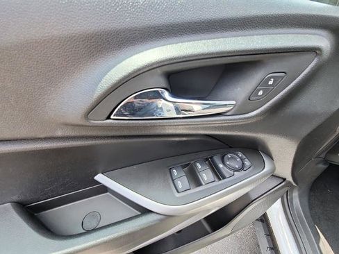 Used 2024 Chevrolet Trax RS FWD image 20