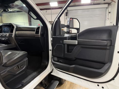 Used 2022 Ford F350 Platinum AWD/4WD image 19