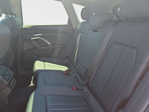 Used 2025 Audi Q5 Premium w/ Convenience Package AWD/4WD image 17