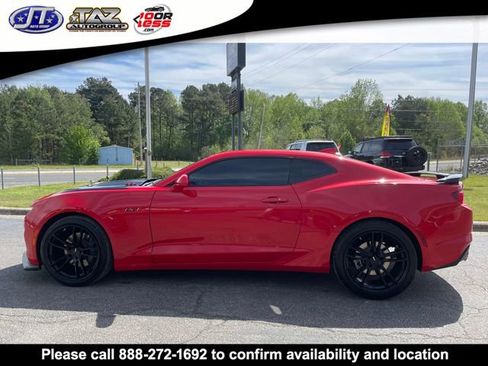 Used 2021 Chevrolet Camaro LT RWD image 4
