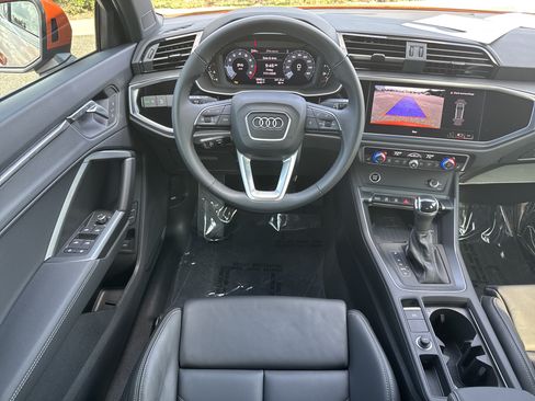 Used 2024 Audi Q3 2.0T Premium w/ Convenience Package AWD/4WD image 14