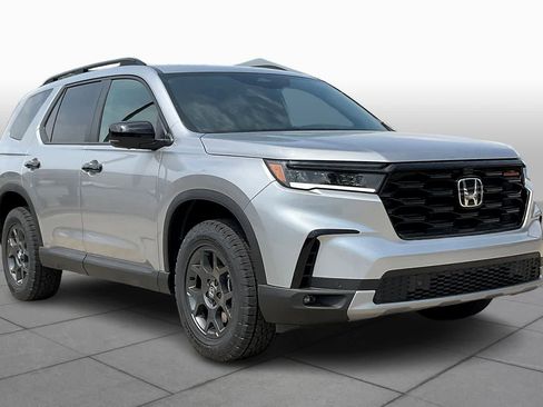 New 2025 Honda Pilot TrailSport image 2