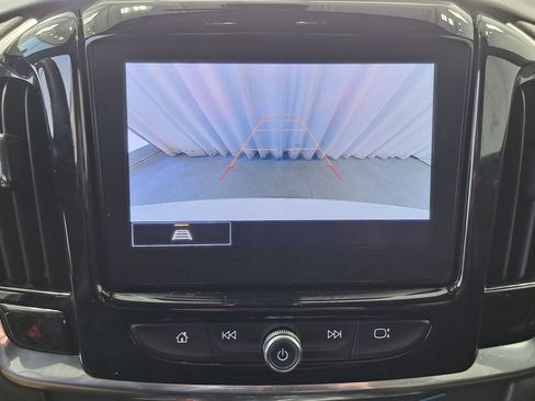 Used 2023 Chevrolet Traverse LT image 17