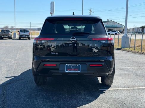 New 2026 Nissan Pathfinder S image 5