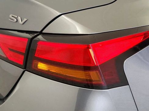 Used 2024 Nissan Altima 2.5 SV FWD image 31