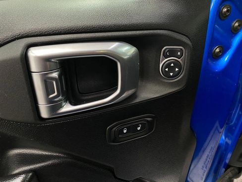 Used 2021 Jeep Wrangler Sport image 31