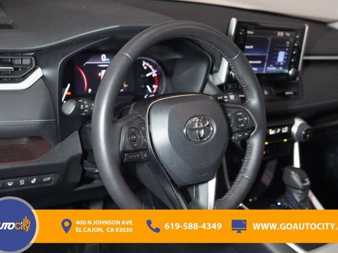 Used 2021 Toyota RAV4 Limited image 19