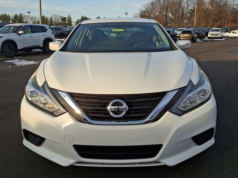 Used 2017 Nissan Altima 2.5 S w/ Power Driver Seat Package image 2