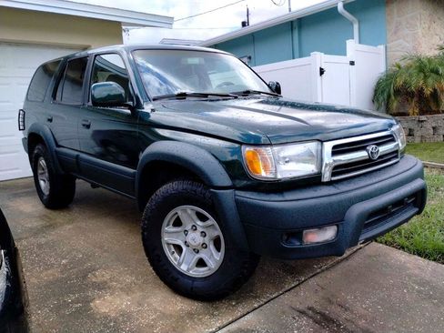 Used 2000 Toyota 4Runner Limited image 2